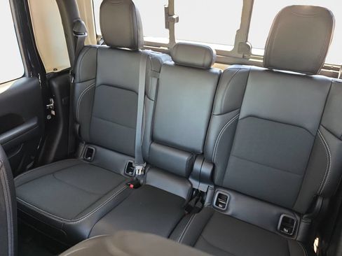 Used 2021 Jeep Gladiator Sport AWD/4WD image 20