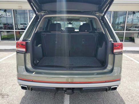 Used 2025 Volkswagen Atlas Peak Edition SE AWD/4WD image 6