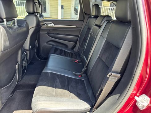 Used 2018 Jeep Grand Cherokee Laredo image 21