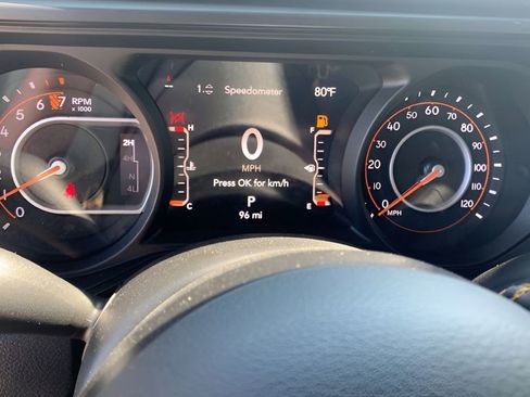 Used 2024 Jeep Gladiator Sport AWD/4WD image 14
