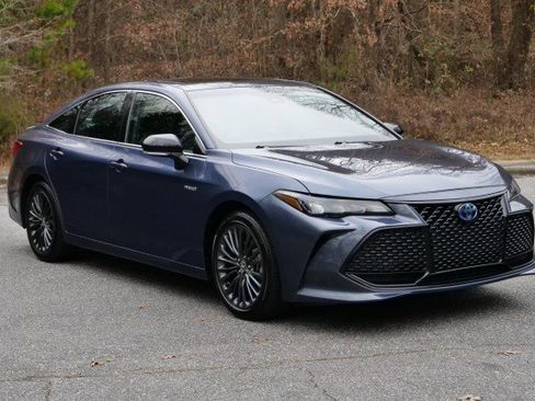 Used 2021 Toyota Avalon XSE image 4