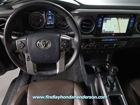 Used 2017 Toyota Tacoma Limited w/ Tow Package AWD/4WD image 18