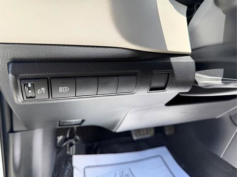 Used 2021 Toyota Corolla LE FWD image 21