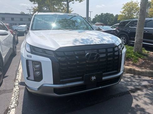 Used 2025 Hyundai Palisade SEL FWD image 2
