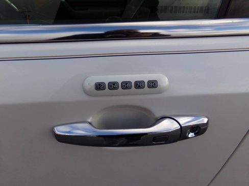 Used 2012 Lincoln MKX FWD image 57