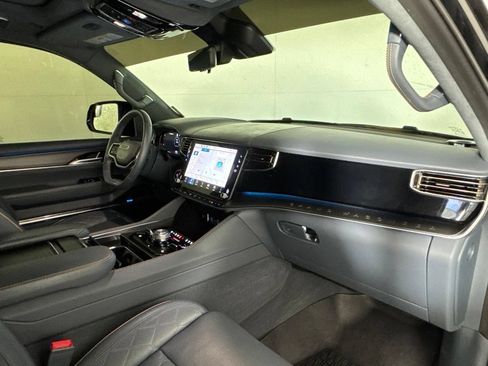 Certified 2024 Jeep Grand Wagoneer Series III w/ Rear Seat Video Group 1 AWD/4WD image 43