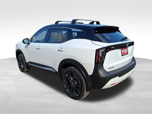 New 2026 Nissan Kicks SR w/ Cold Weather Package FWD image 5