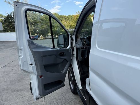 Used 2019 Ford Transit 250 148 Low Roof RWD image 31