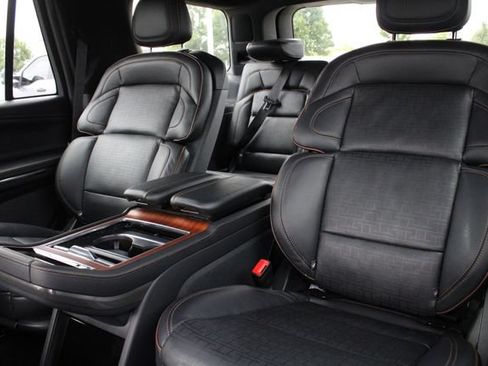 Used 2025 Lincoln Navigator Black Label AWD/4WD image 21