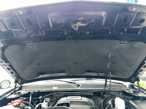 Used 2011 Chevrolet Avalanche LT AWD/4WD image 31
