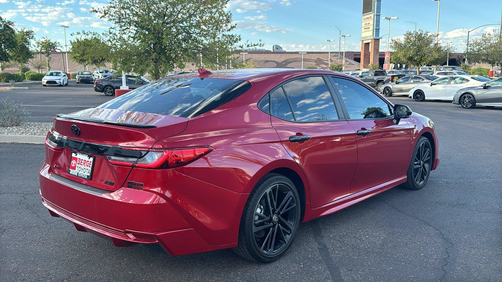 Used 2025 Toyota Camry XSE FWD image 9
