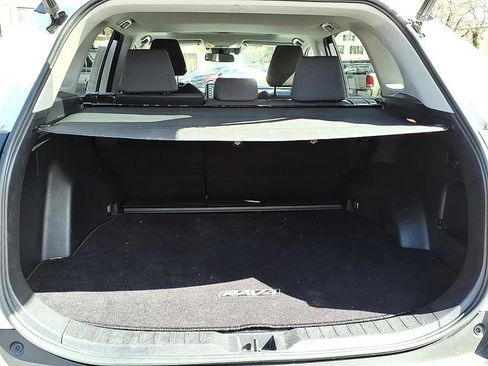 Used 2021 Toyota RAV4 XLE w/ Convenience Package image 10