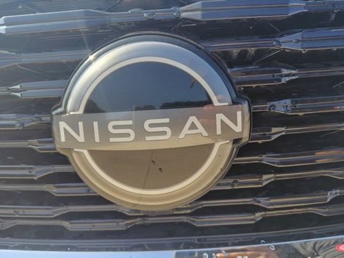 Used 2023 Nissan Rogue SV AWD/4WD image 15