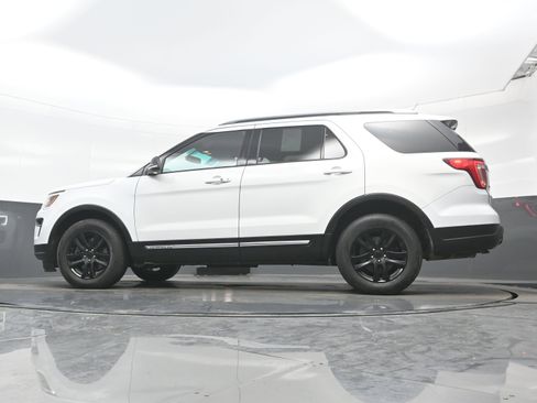 Used 2019 Ford Explorer XLT w/ Equipment Group 201A image 28