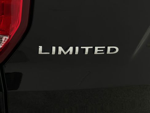 Used 2018 Ford Explorer Limited w/ Equipment Group 301A image 40