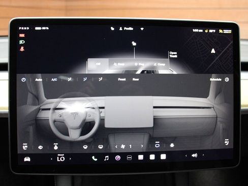 Used 2022 Tesla Model Y Long Range image 25