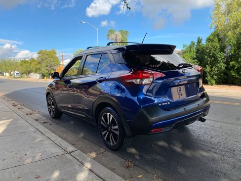 Used 2020 Nissan Kicks SR w/ SR Premium Package image 12