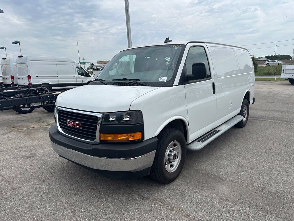 Used 2024 GMC Savana 2500 w/ Driver Convenience Package RWD image 2