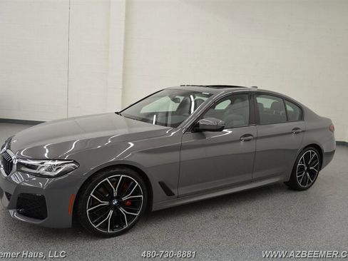 Used 2022 BMW 530i w/ M Sport Package image 4