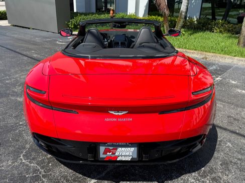 Used 2020 Aston Martin DB11 Volante RWD image 17