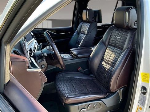 Used 2023 Cadillac Escalade Sport Platinum RWD image 27