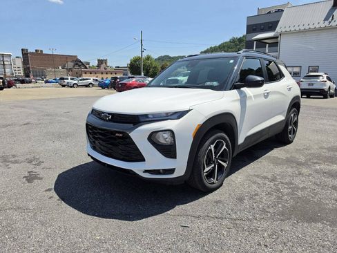 Used 2022 Chevrolet TrailBlazer RS w/ Technology Package AWD/4WD image 4