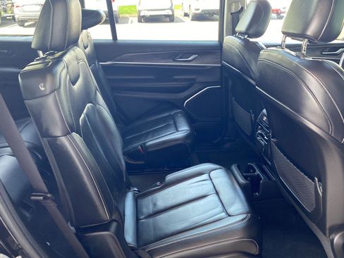 Used 2022 Jeep Grand Cherokee L Limited AWD/4WD image 31