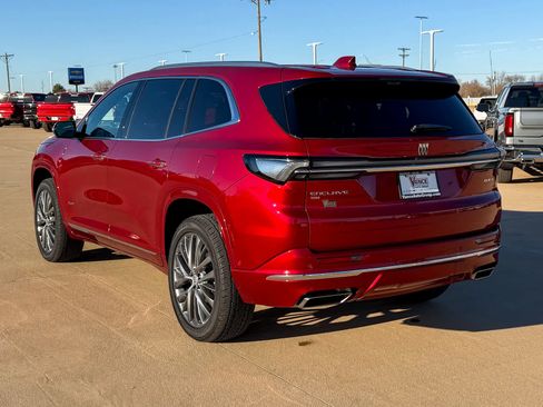 Used 2025 Buick Enclave Avenir w/ Super Cruise Package image 4