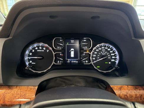 Used 2018 Toyota Tundra Platinum AWD/4WD image 33