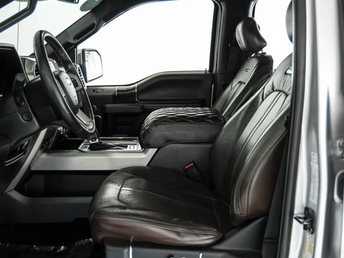 Used 2015 Ford F150 Platinum w/ Equipment Group 701A Luxury RWD image 3