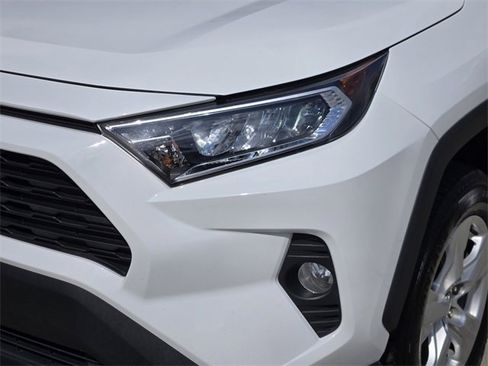 Used 2021 Toyota RAV4 XLE image 9