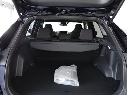 Used 2025 Toyota RAV4 SE image 21