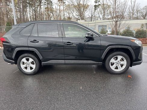Used 2019 Toyota RAV4 XLE w/ Convenience Package image 4