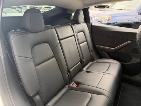 Used 2022 Tesla Model Y Performance AWD/4WD image 19