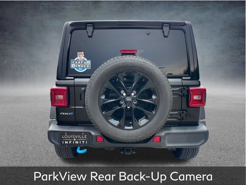 Used 2022 Jeep Wrangler Unlimited Sahara AWD/4WD image 7