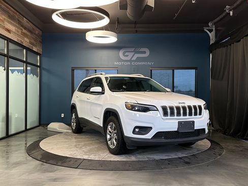 Used 2019 Jeep Cherokee Latitude Plus w/ Cold Weather Group image 1