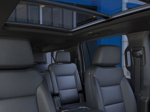 New 2026 Chevrolet Suburban Z71 w/ Comfort Package AWD/4WD image 24