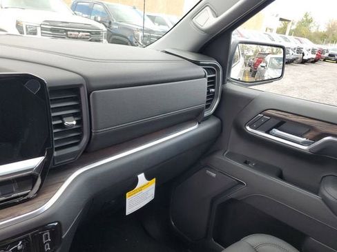 New 2026 GMC Sierra 1500 SLT w/ SLT Premium Package image 27