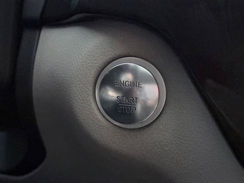 Used 2015 Mercedes-Benz GL 450 4MATIC image 40