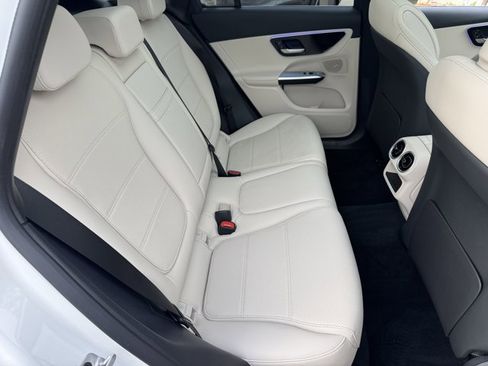 Used 2026 Mercedes-Benz GLC 300 image 8