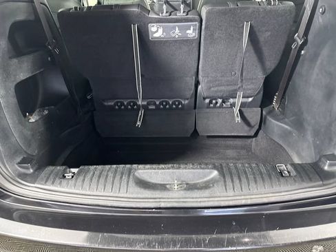 Certified 2018 Chrysler Pacifica Touring-L w/ Premium Audio Group FWD image 7
