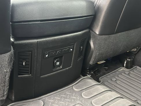 Used 2018 RAM 2500 Laramie w/ Sport Appearance Group image 28