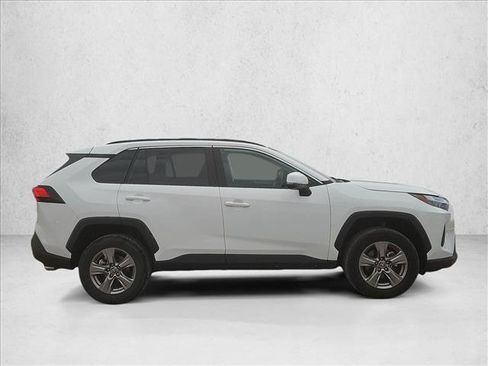 Used 2024 Toyota RAV4 XLE FWD image 4