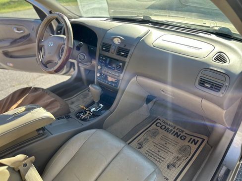 Used 2001 INFINITI I30 FWD image 17
