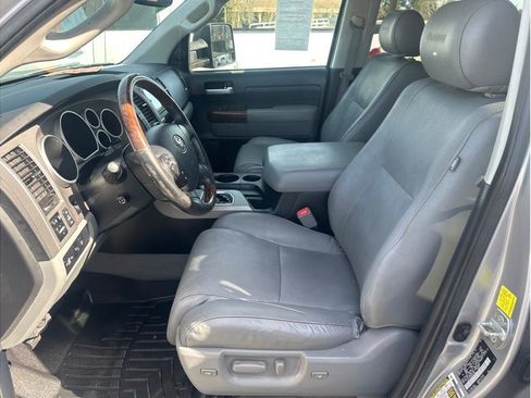 Used 2010 Toyota Tundra Limited image 13