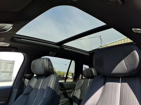 New 2026 Cadillac Vistiq Sport image 7