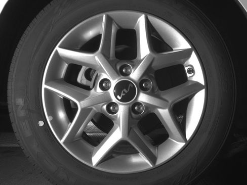 Used 2025 Kia Soul LX w/ LX Technology Package FWD image 15
