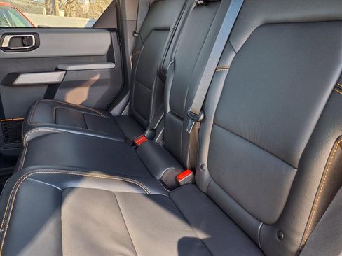 Used 2022 Ford Bronco Badlands image 7