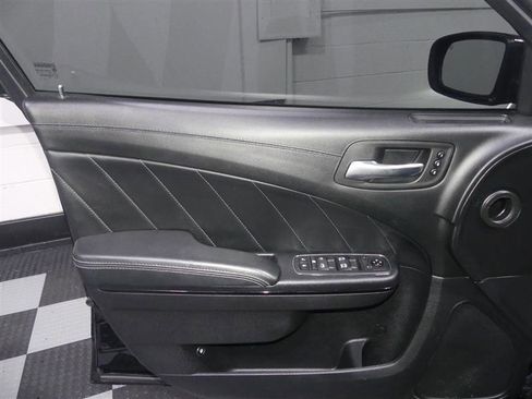 Used 2019 Dodge Charger Scat Pack w/ Daytona Edition Group image 17