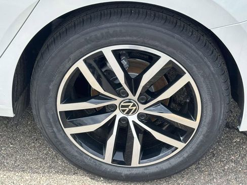 New 2026 Volkswagen Jetta SE image 7